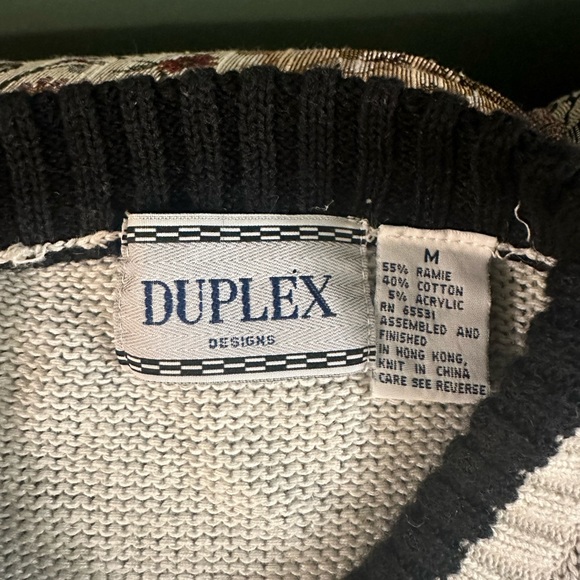 vintage crocheted crew neck - Picture 2 of 2